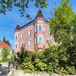 Innsbruckhomes At Botanic Garden Apartment